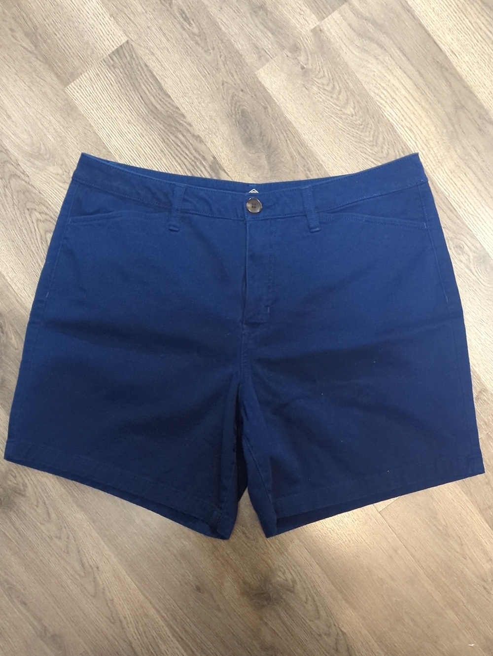 St. Johns Bay size 14 Navy Blue 7" Chino Shorts